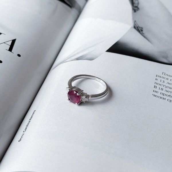 Срібна каблучка з натуральним рубіном 1.863ct, вага виробу 3,23 гр (1634517) 17 розмір 1634517 фото Срібна каблучка з натуральним рубіном 1.863ct, вага виробу 3,23 гр (1634517) 17 розмір 1634517 фото