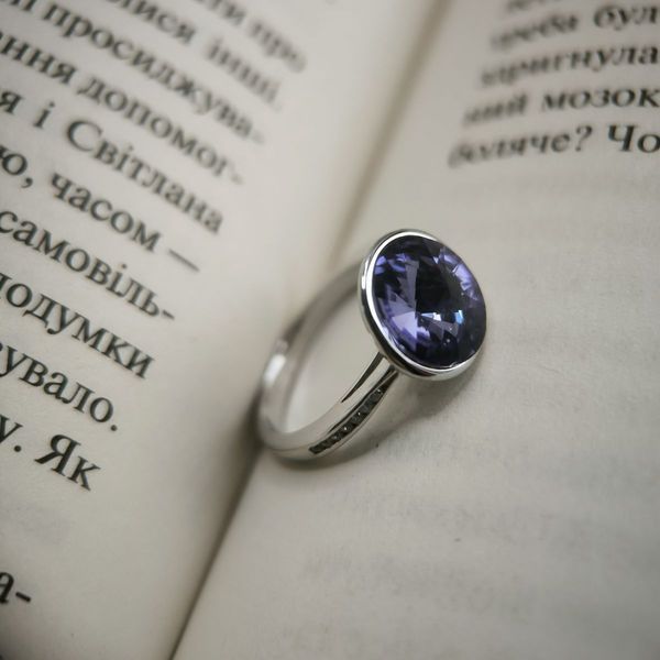 Серебряное кольцо с фианитами, вес изделия 3,57 гр (2177265) 17.5 размер 2177265 фото