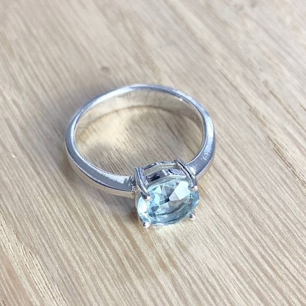 Срібна каблучка з натуральним топазом 2.692ct, вага виробу 2,81 гр (1077948) 18 розмір 1077948 фото Срібна каблучка з натуральним топазом 2.692ct, вага виробу 2,81 гр (1077948) 18 розмір 1077948 фото