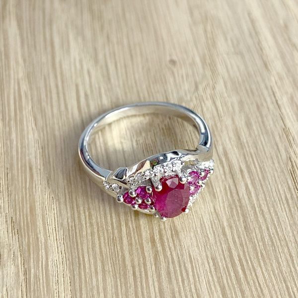 Срібна каблучка з натуральним рубіном 1.38ct, вага виробу 2,97 гр (1947005) 17.5 розмір 1947005 фото
